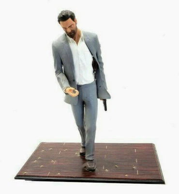 Max Payne 3 Special Edition 10" Vinyl Statue Figure with Base Rockstar Triforce - Image 1 of 4