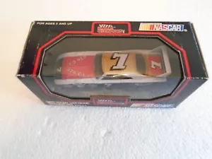 1;43 RACING CHAMPIONS PLYMOUTH SUPERBIRD #7 - Picture 1 of 5