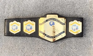 KIDS WWF 2001 LIGHT HEAVYWEIGHT WORLD CHAMPION WRESTLING BELT REPLICA METAL WWE - Picture 1 of 17