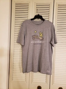 Camiseta para hombre Life Is Good Crusher Stay 27 pies aparte 2020 talla grande - Imagen 1 de 6