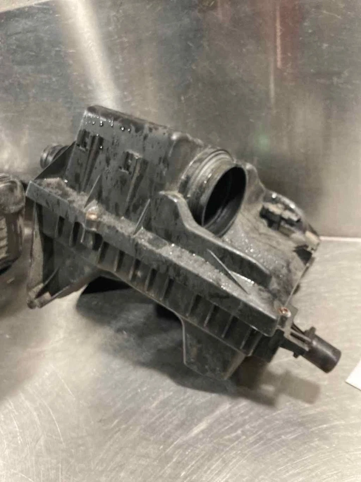 11 BUICK REGAL Air Cleaner - Image 1 of 1