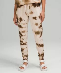 Pantaloni della tuta Lululemon Warm Down Jogger in Earth Dye Sand Tie Dye taglia 4 allinea lounge - Foto 1 di 8