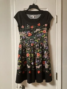 Women’s Lauren Conrad Black Floral Short Sleeve Dress Size 6 - Picture 1 of 5