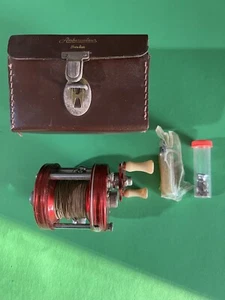 Vtg Abu Garcia Ambassadeur No. 5000 Sweden Right Handed Fishing Reel Red W/ Case - Picture 1 of 11