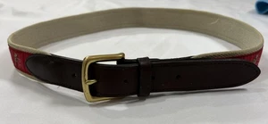 Cintura Vineyard Vines Cornell University taglia 34 orso rosso marrone logo fibbia ottone - Foto 1 di 5