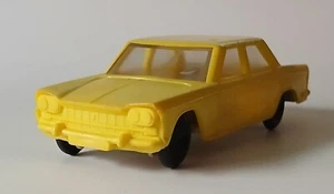 Vecchio JEAN HOEFLER 1/48 produzione Germania Occidentale Fiat 2300 giallo - Foto 1 di 6