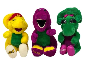 Lote de 3 peluches BARNEY B.J. Baby Bop Lyons Dakin Vintage 1992 Dinosaurs Friends - Imagen 1 de 15