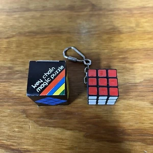 KEY CHAIN MAGIC PUZZLER RUBIX CUBE TOY VINTAGE NOS - Picture 1 of 7
