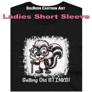 Getting Old stinks süßes altes Stinktier mit Rohr DigiRods Cartoon Kunst Damen T-Shirt - Bild 1 von 4