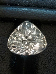 Gleaming Green Kunzite gemstone - faceted natural Spodumene 5.65 CTS - Picture 1 of 10