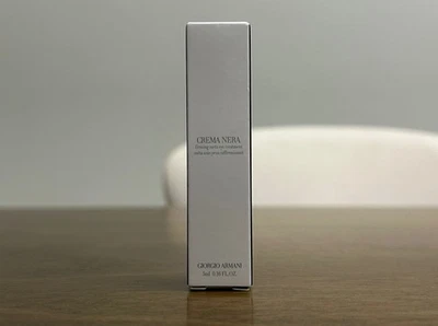 GIORGIO ARMANI “CREMA NERA” : TRATAMENTO PARA OS OLHOS 0,16 fl oz / Grande Amostra Deluxe NOVO - Imagem 1 de 4