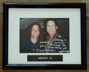 Kenny G & Danny Gans! GERAHMTES SIGNIERTES FOTO AUS GANS' UMKLEIDEZIMMER mit Echtheitszertifikat - Bild 1 von 7