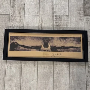 Michael Jordan Wings Poster Print 32” x 12” Framed Facsimile Auto Print - Afbeelding 1 van 15