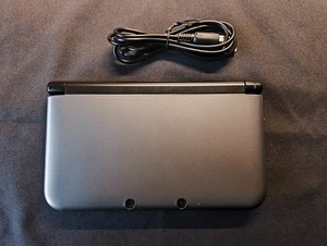 Nintendo 3DS XL Handheld-Spielkonsole - Grau/Schwarz | Sehr guter Zustand - Bild 1 von 5