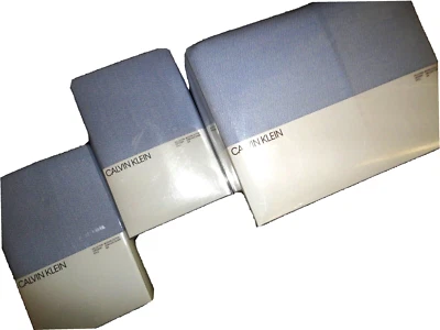 JUEGO DE EDREDÓN CALVIN KLEIN MODERNO RAY PERIWINKLE CREMA AZUL (3P KING/CALIFORNIA KING Foto 1 de 4