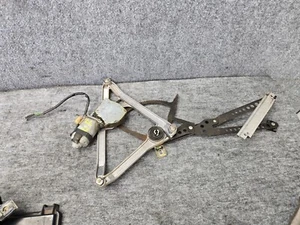 FRONT DOOR WINDOW REGULATOR MOTOR LEFT SIDE MERCEDES W126 560SEL 420SEL OEM - Picture 1 of 7