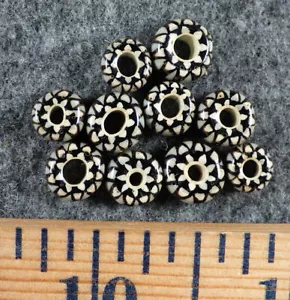 (10) Original Black & White Chevron Huron Indian Venetian Trade Beads Fur Trade - Picture 1 of 3