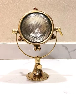 Mariner’s Focus: mini foco náutico de latón para cabecera y escritorio - Imagen 1 de 8