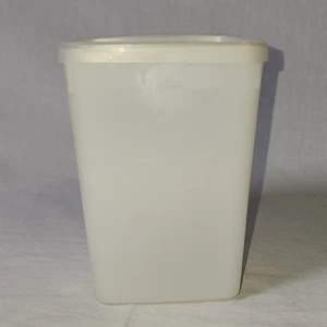 Ball Freezer Storage Container 1 Quart (32 oz) with Lid Vintage Flaw Retro - Picture 1 of 12