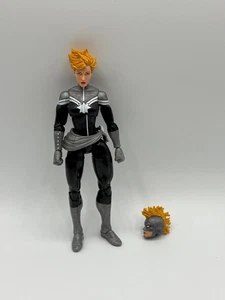 Marvel Legends Unlimited 6" Captain Marvel Action Figure Shield Exclusive - Picture 1 of 10