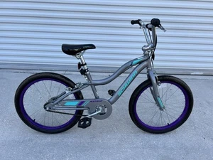 Schwinn Bike Kids 20” Astrid, Gray, Adjustable Seat, Bike Lights Included - Picture 1 of 10