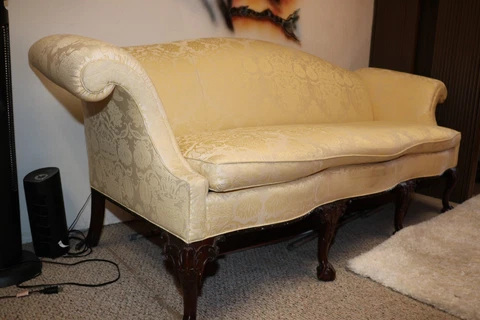 STICKLEY Serpentine Sofa - (Colonial Williamsburg) Mahogany Clawfoot Legs Cover