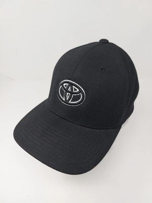 Gorra ajustada Flexfit negra con logotipo bordado Toyota OSFM Foto 1 de 4
