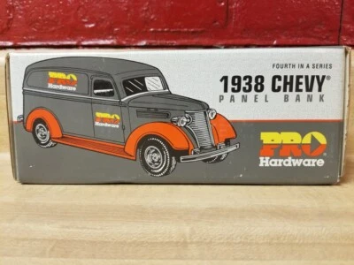 Ertl H032 1996 - Pro Hardware 1938 Chevy Panel Truck Bank Foto 1 de 4