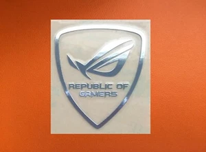 1 Stück Aufkleber für REPUBLIC OF GAMERS Silber Chrom Farbe Logo Decal 27 x 30 mm - Bild 1 von 1