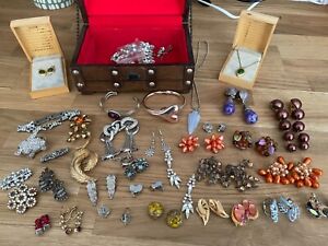 Mixed Lot Vintage Costume Jewelery Including Jade in Wooden Chest Jewelery Box