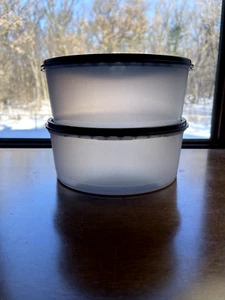 New Tupperware  7 1/2 cup set of two cookie canisters - Picture 1 of 1
