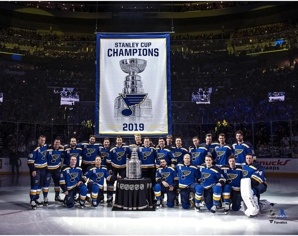 Fotografía nocturna de banner sin firmar de St. Louis Blues Foto 1 de 1