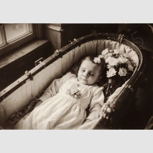 Baby in Trauerschatulle Foto Post Mortem 4 mal 6 Druck altes Kind viktorianisch 13 - Bild 1 von 1