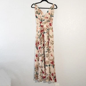 Maxi Abito Lulu’s Resounding Beauty Beige Stampa Floreale Surplice Taglia Media - Foto 1 di 10