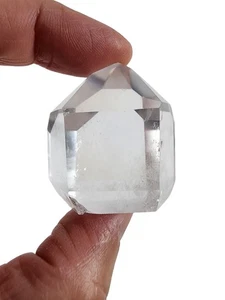 Klarer Quarz Kristall poliert Turm Brasilien 44,3 Gramm. - Bild 1 von 3