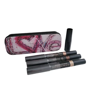 Nudestix 3 ombretti Lilith, immortale, brunito con temperamatite e latta specchiata Love - Foto 1 di 7
