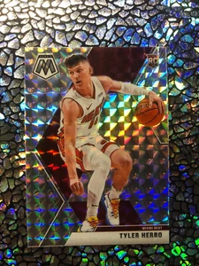 Mosaic Tyler Herro Silver Mosaic Prizm Refrator Rookie SP RC #223 2019-20 Heat - Imagen 1 de 2