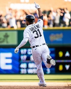 Riley Greene zeigt nach einem Hit Detroit Tigers 8 x 10 MLB Baseball Foto - Bild 1 von 1