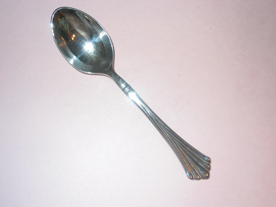 Cuchara sopera ovalada de acero inoxidable Royal Plume de ROGERS ~ motivo estriado  Foto 1 de 1