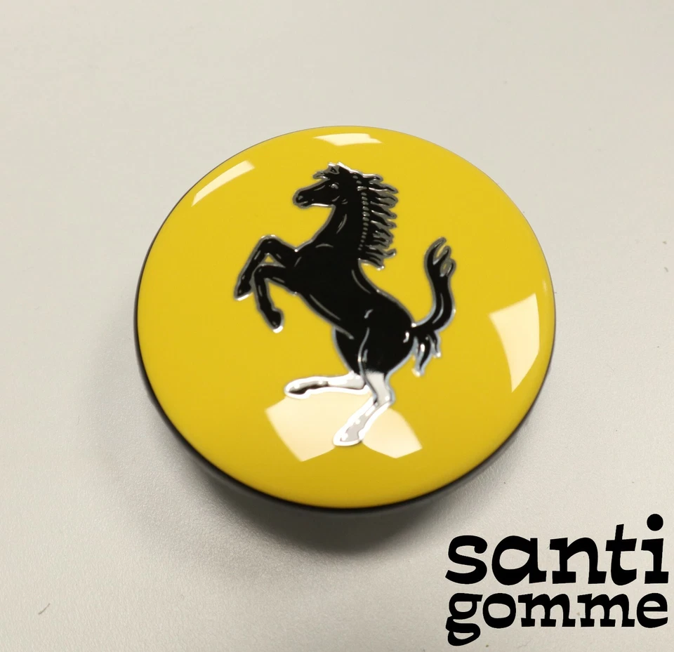 1 COPRIMOZZO FERRARI GIALLO LUCIDO CAP CENTRALE ORIGINALE 000340066 - Immagine 1 di 3