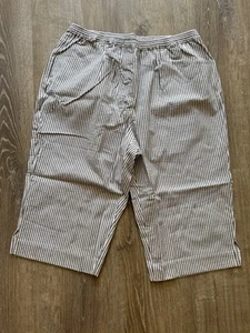 Black Seersucker Capri Pants by Quacker Factory Elastic Waist 5 Pocket Comfy 1X - Picture 1 of 7