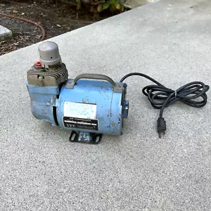 ITT Pneumotive Olio-Less Pistone Compressore Aria Pompa Vuoto 1/2 HP 3.5A 115V USATO - Foto 1 di 16