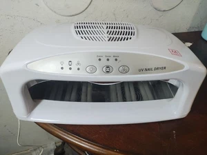 Manerva Pro UV nail dryer UVA light to activate photoinitiators in Gel Polish - Picture 1 of 6