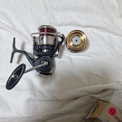 Daiwa LT 20 Rubias 4000CXH Reel with Spare Spool No Customs Fees US - Image 1 of 4