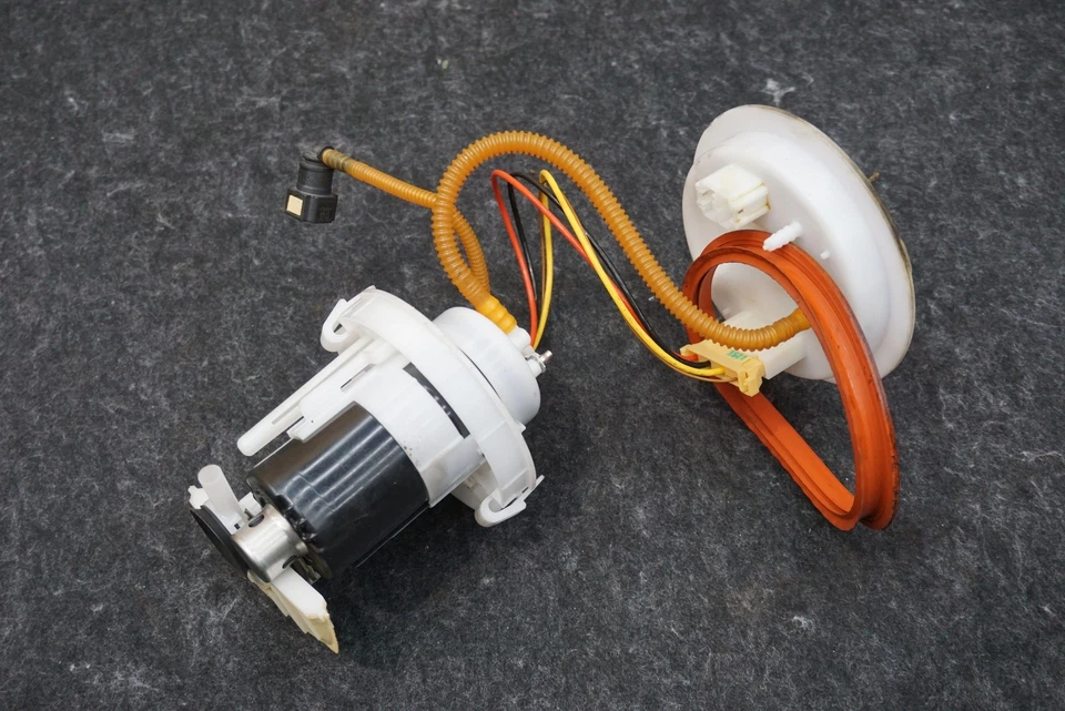 Tank Mounted Fuel Pump Assembly 3.0L V6 OEM 4M0919087F Audi Q7 4M 2020-23 - Image 1 of 4