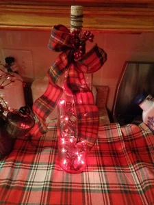 Volkskunst dekorierte Tisch-/Schreibtisch-/Regallampe (20 rote Mini-Leuchten) - Bild 1 von 2