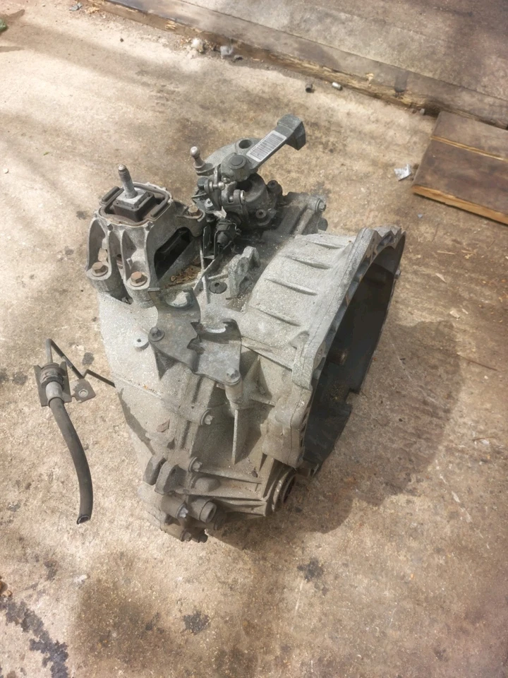 MINI COOPER 1.6D N47C16A 2010-2013 7610160 GEARBOX - 6 SPEED MANUAL - Image 1 of 3