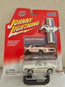 Johhny Lightning Mustang 1973 Ford Mustang Convertible #16 C12 - Picture 1 of 1