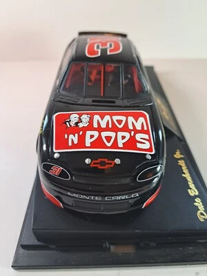 De colección Dale Earnhardt Jr. #31, 1996, 1/24, Mom & Pops Revell Monte Carlo Foto 1 de 4