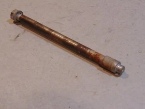 Honda CB700SC NIGHTHAWK S 1984 1985 1986 eje de rueda trasera 42301-MJ1-000 - Imagen 1 de 1